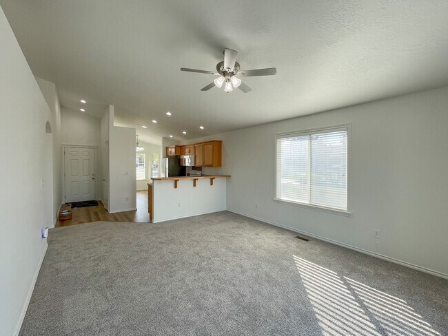 Building Photo - 10826 Hackberry St