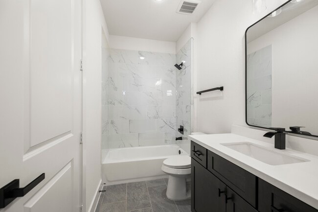 Building Photo - 6330 Del Rio St