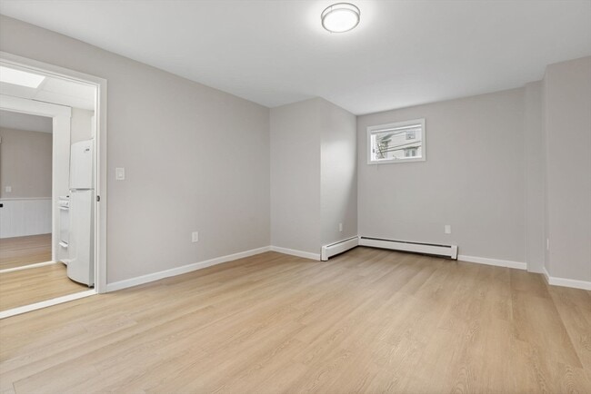 Building Photo - 26 High St