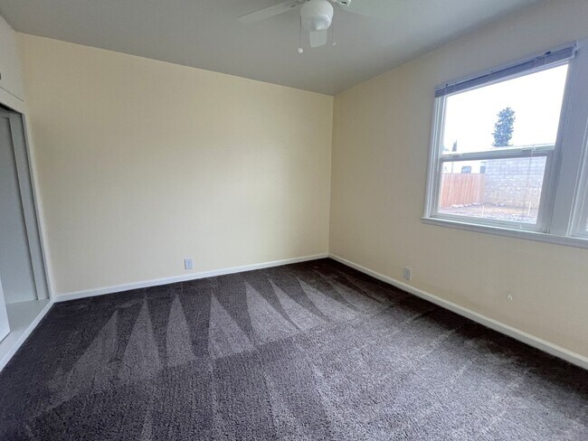 Building Photo - 32037-32041 Avenue E