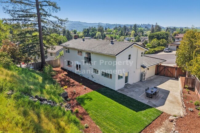 Building Photo - 44 Lariat Ct