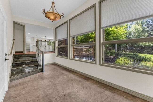 Building Photo - Holiday Ranchettes in Park Meadows