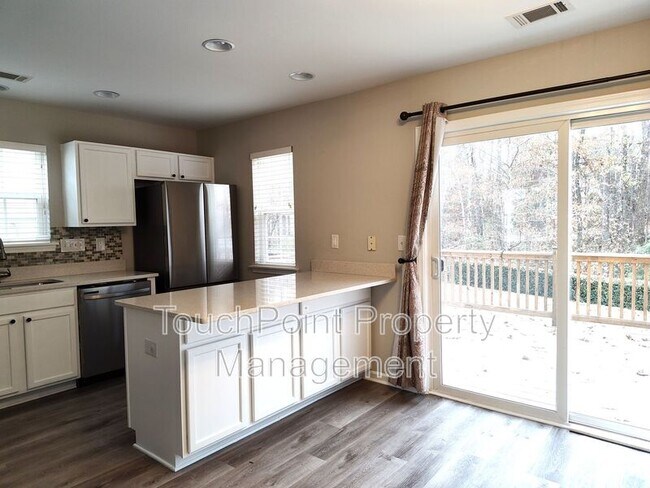 Building Photo - 7383 Sun Dance Dr