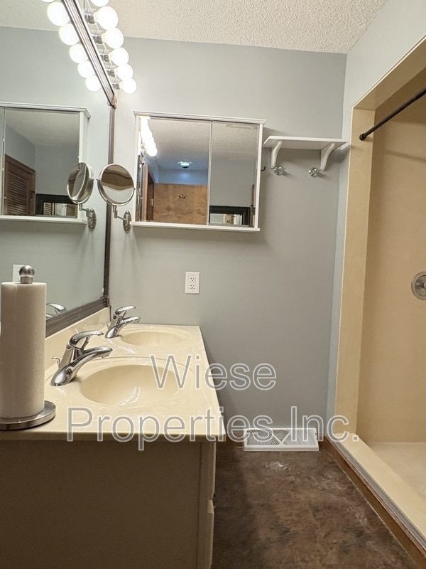 Building Photo - 509 Wingate Dr