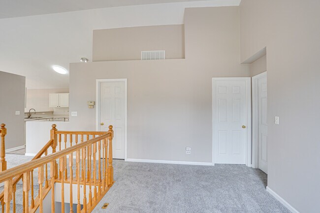 Building Photo - 3399 Ravinia Cir