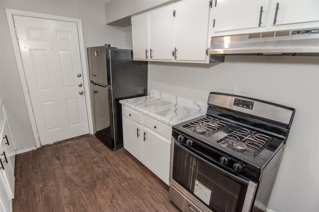 Building Photo - 1639 Northwood St