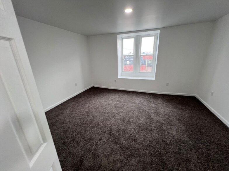 Building Photo - 1720 N 6th St