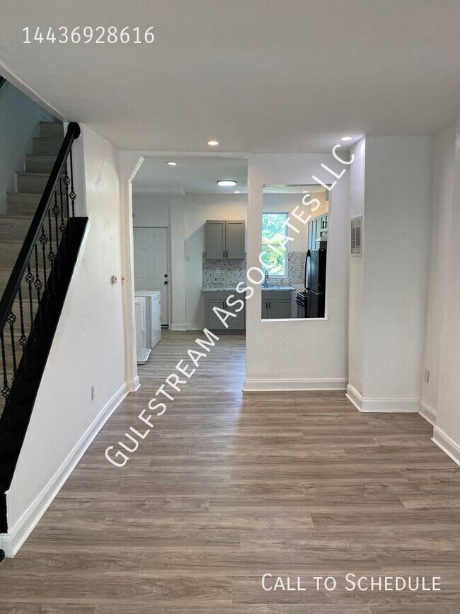 Building Photo - 2566 W Fayette St