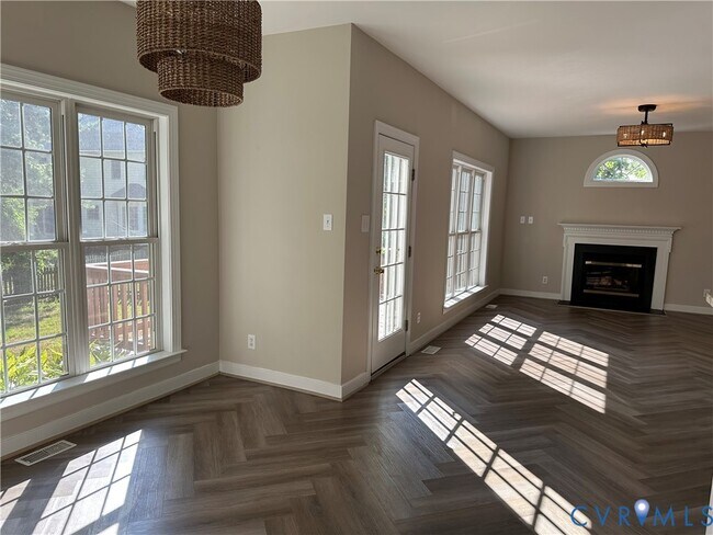 Building Photo - 5219 Scotsglen Dr