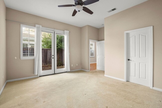 Building Photo - Super Convenient Walnut Creek 3 bed/2bath