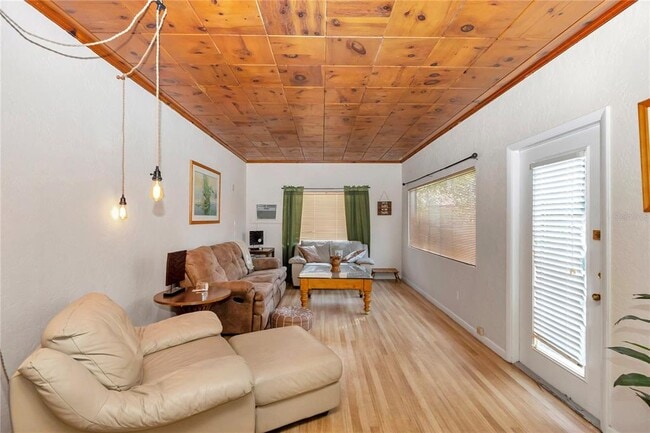 Building Photo - 11636 Osceola Rd