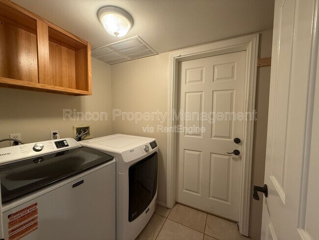 Building Photo - 2462 Pierpont Blvd