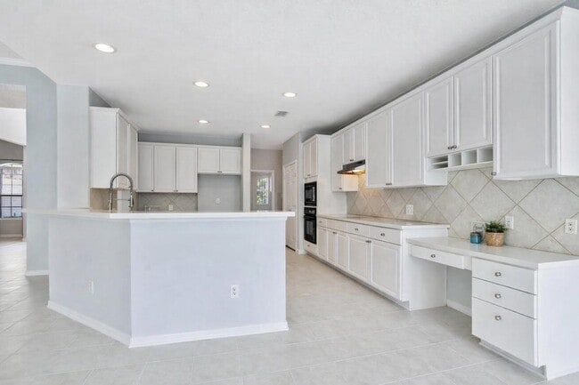 Building Photo - 30 Taupewood Pl