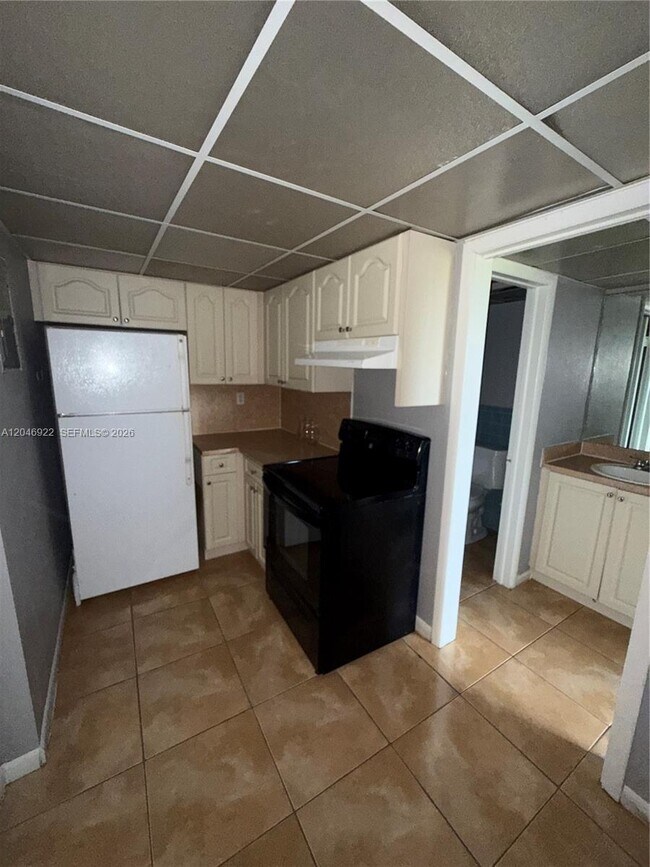 Building Photo - 6960 Miami Gardens Dr