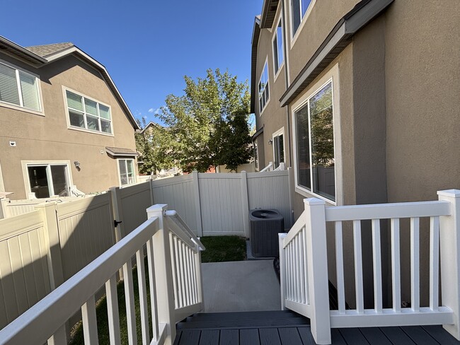 Building Photo - 5052 Moray Ct