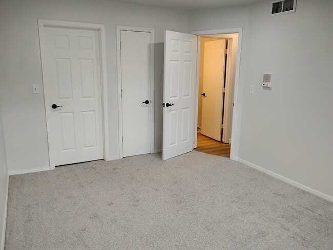 Building Photo - 5827 El Paso Cir