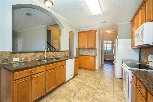 Building Photo - 406 Leameadow Dr