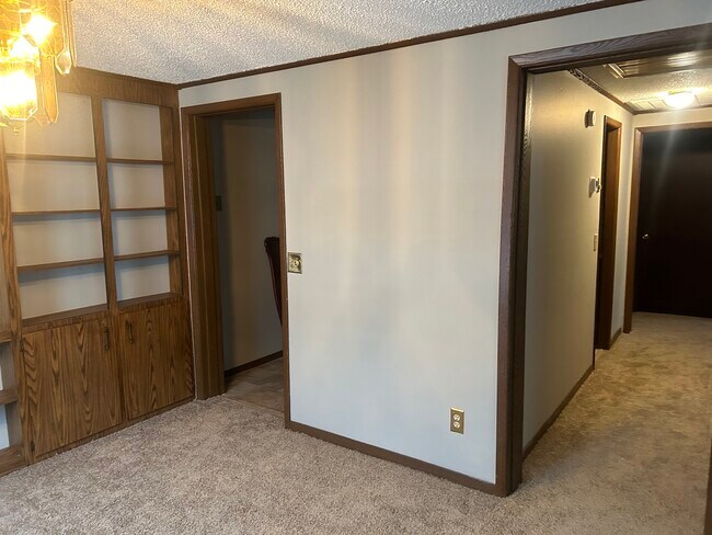 Building Photo - 5097 Castlewood Way