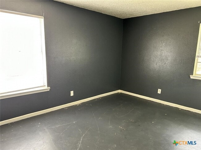 Building Photo - 1307 Janis Dr