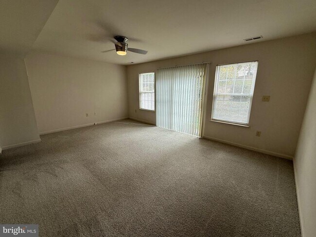 Building Photo - 104 Belladonna Ln