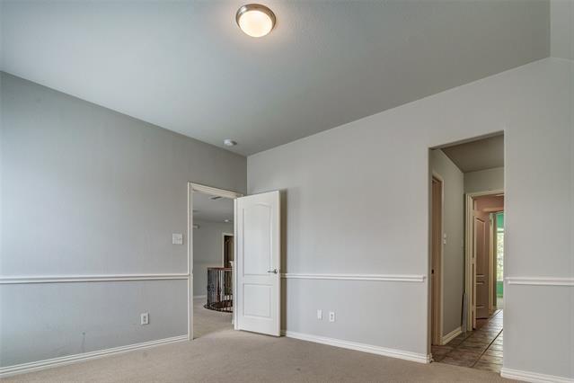 Building Photo - 916 Carlsbad Dr