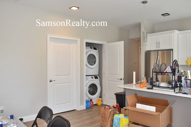 Building Photo - 14 Trenton St