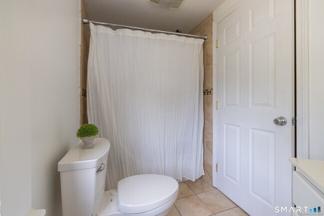 Building Photo - 90 2nd St