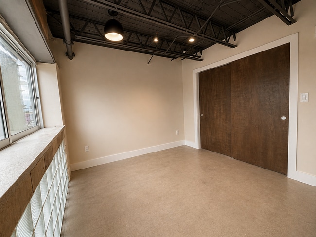 Building Photo - The Garden Lofts