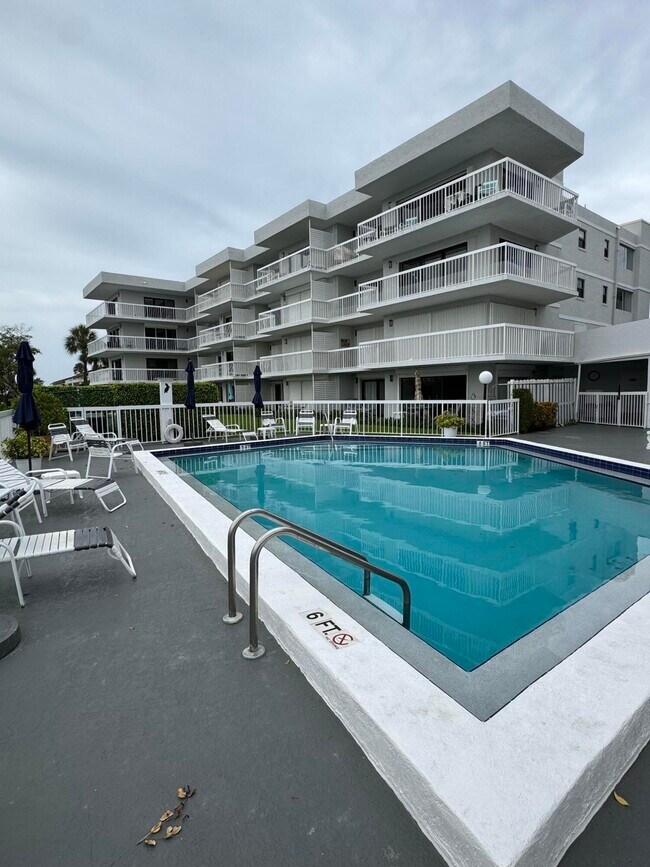 Building Photo - 3501 S Ocean Blvd