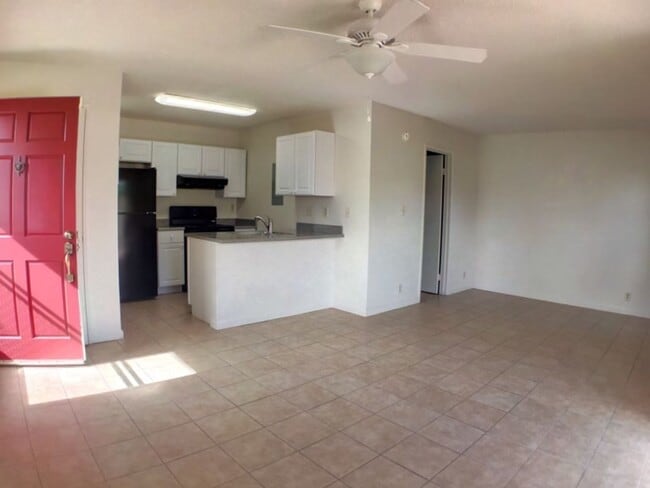 Building Photo - Desirable ground floor studio in Waipio Gentry