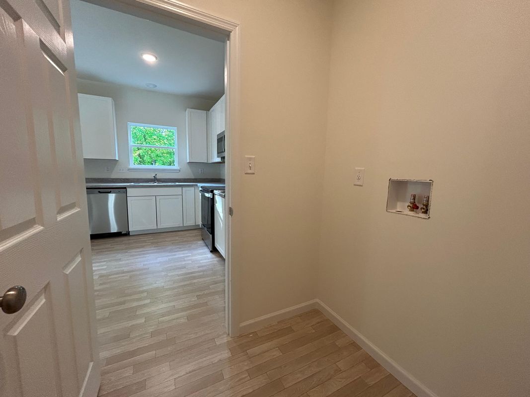 Building Photo - 463 Sweetgrass Dr