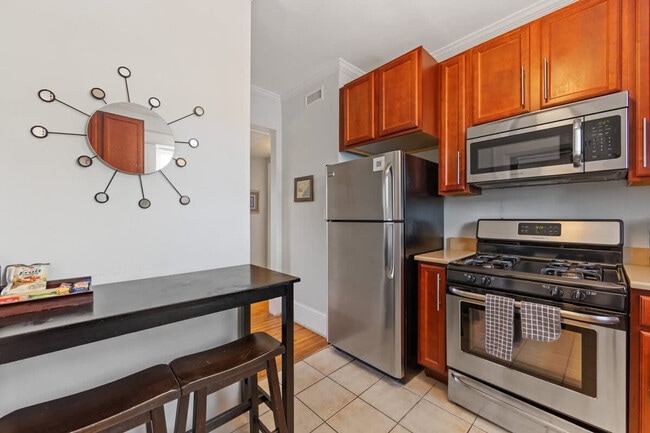 Building Photo - 800 Magnolia Ave