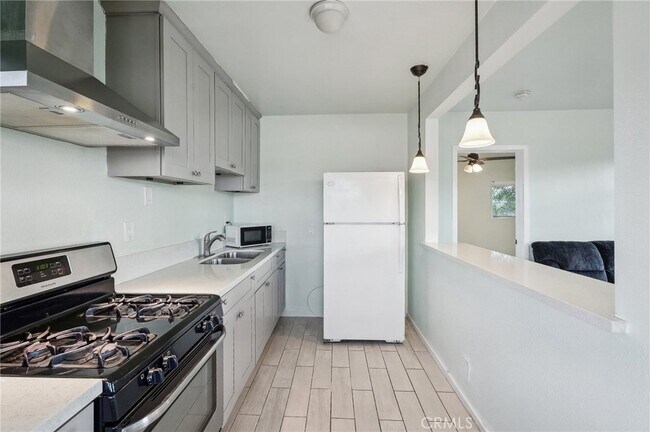 Building Photo - 122 W 110th St