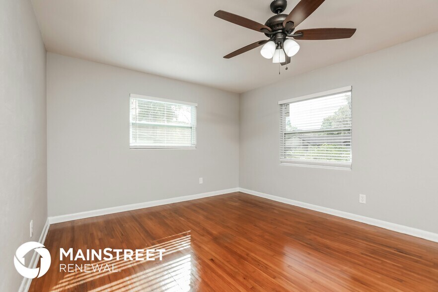 Building Photo - 723 E Grove Pl