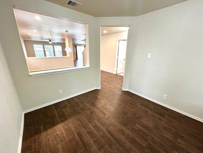 Building Photo - *MOVE IN SPECIAL* Beautiful 4-Bedroom Home Near UTSA & La Cantera! AVAILABLE NOW!