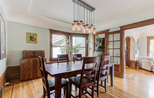 Building Photo - 365 Wawona St