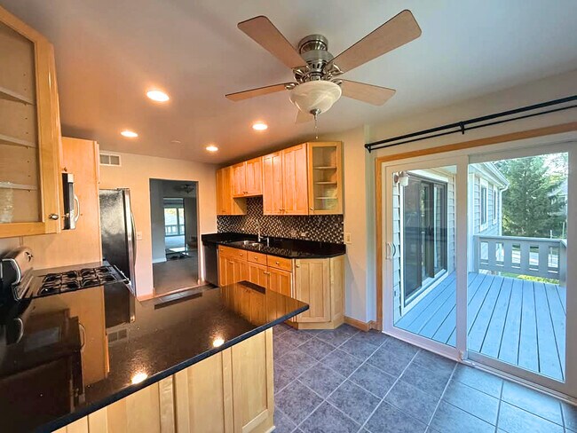 Building Photo - 97 Burr Oak Ln