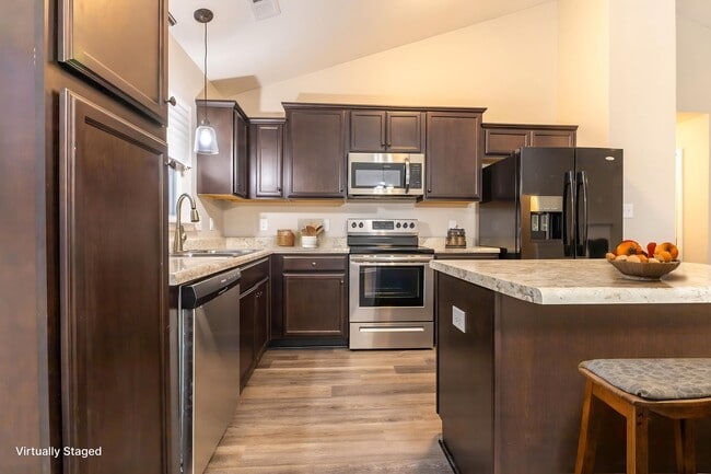 Building Photo - 270 Breakwater Dr