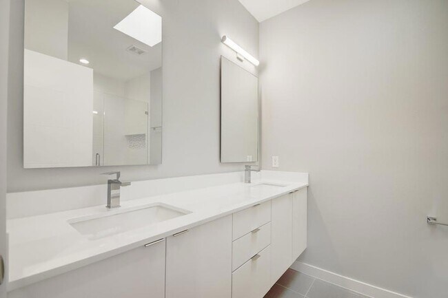 Building Photo - 2108 Tillery St