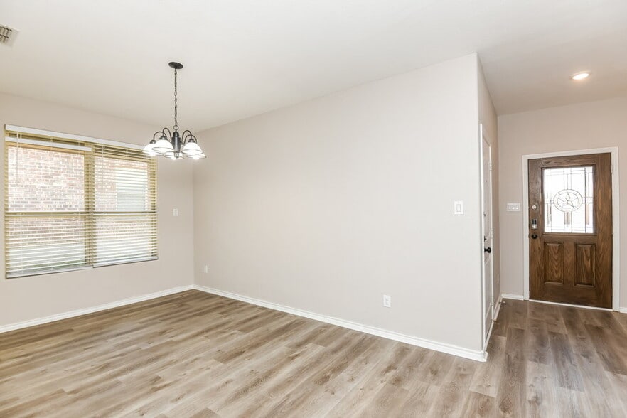 Building Photo - 14148 Rabbit Brush Ln