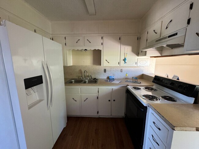 Building Photo - 1526 Leader Dr