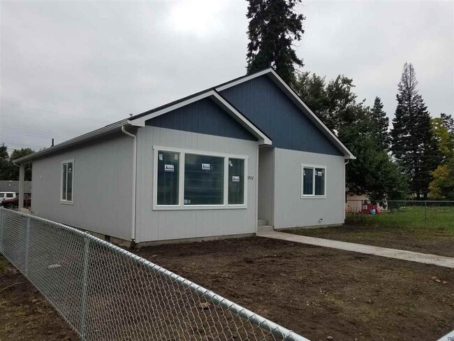 Building Photo - Beautiful Home By Esmeralda Golf Course