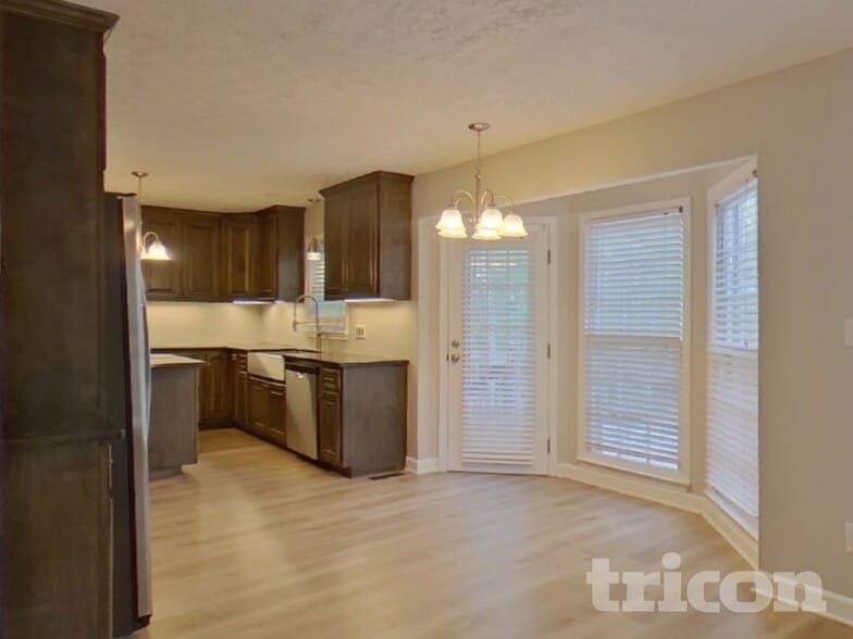 Building Photo - 530 N Oakland Cir