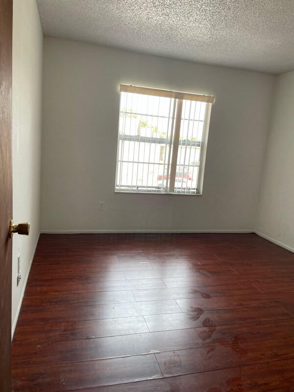 Building Photo - 400 Banana Cay Dr