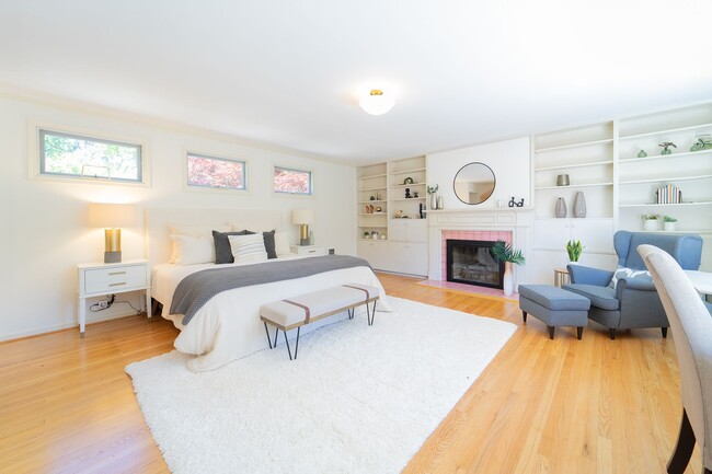 Building Photo - Enchanting Portland Heights 5BD House: You...