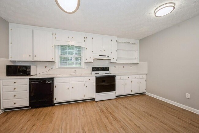 Building Photo - 1763 Sherman Ln