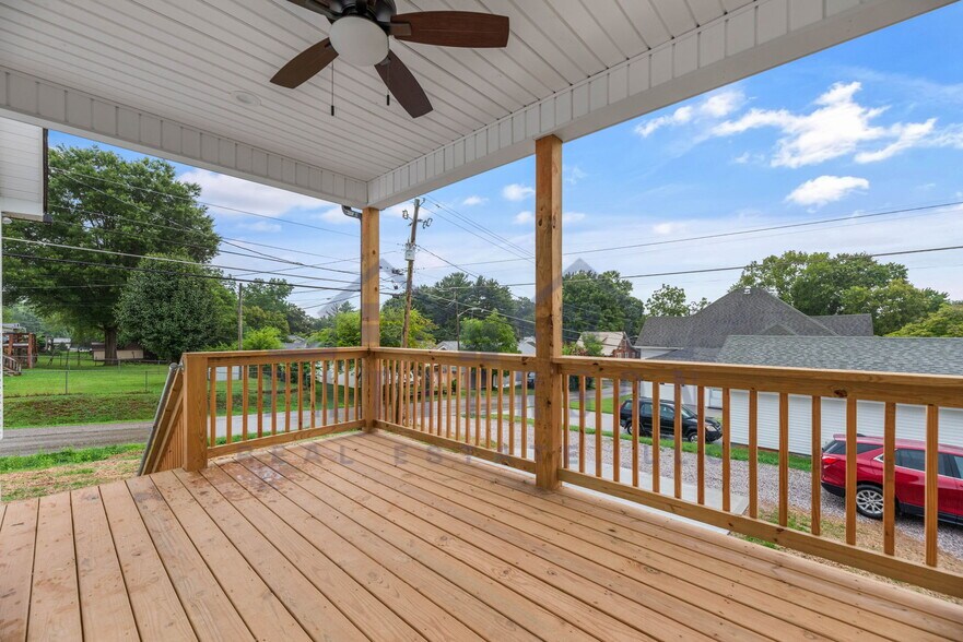 Building Photo - 2544 Bernhurst Dr