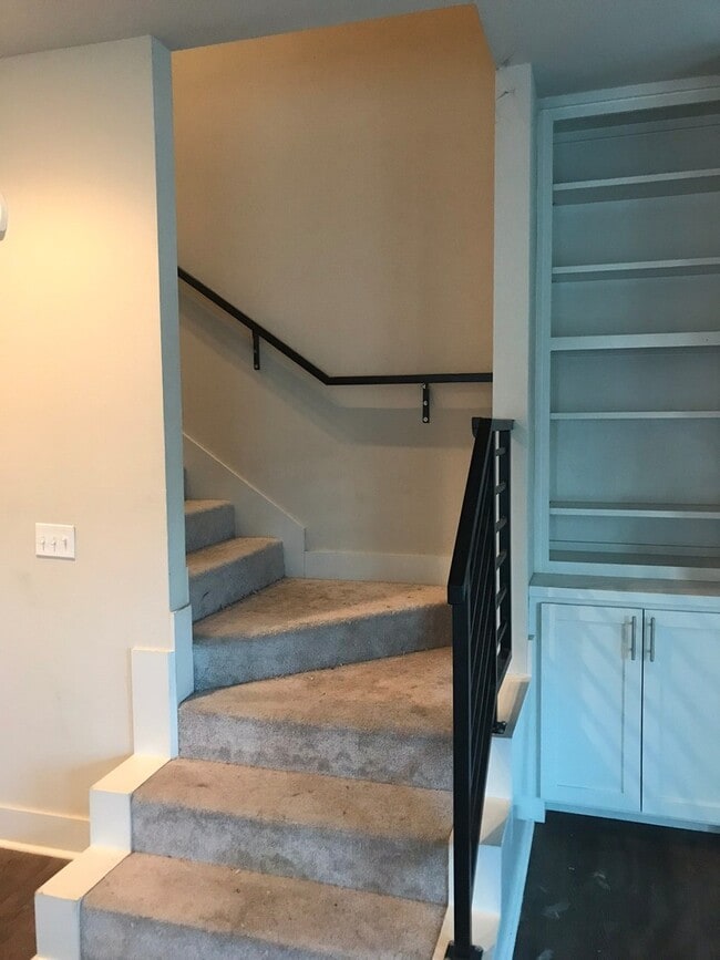 Building Photo - Stunning South Fayetteville Dwelling