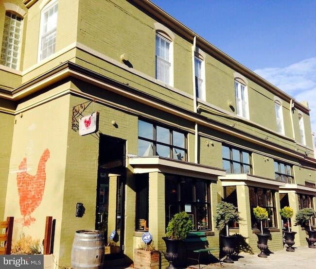 Building Photo - 39 U St NE