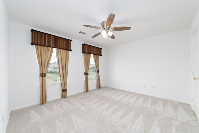 Building Photo - 8030 Loyel Pointe Dr